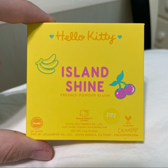 ‼️ HELLO KITTY BLUSH ISLAND SHINE - Picture 8 of 9